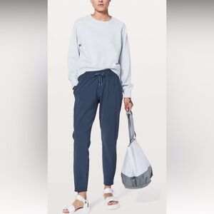Lululemon $118 On The Fly Pant *Woven” True Navy 6